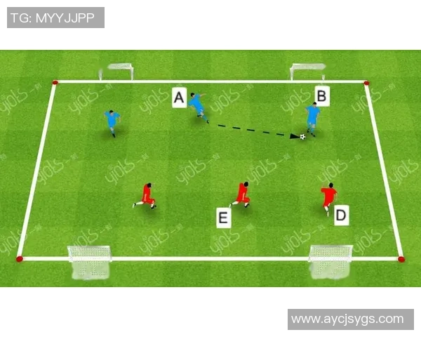 从球星学足球转圈技巧掌握控球核心秘诀提升比赛实战能力