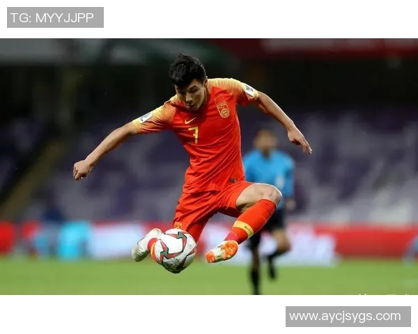 足球巨星因伤痛崩溃泪流满面现场哽咽无言难掩痛苦心情